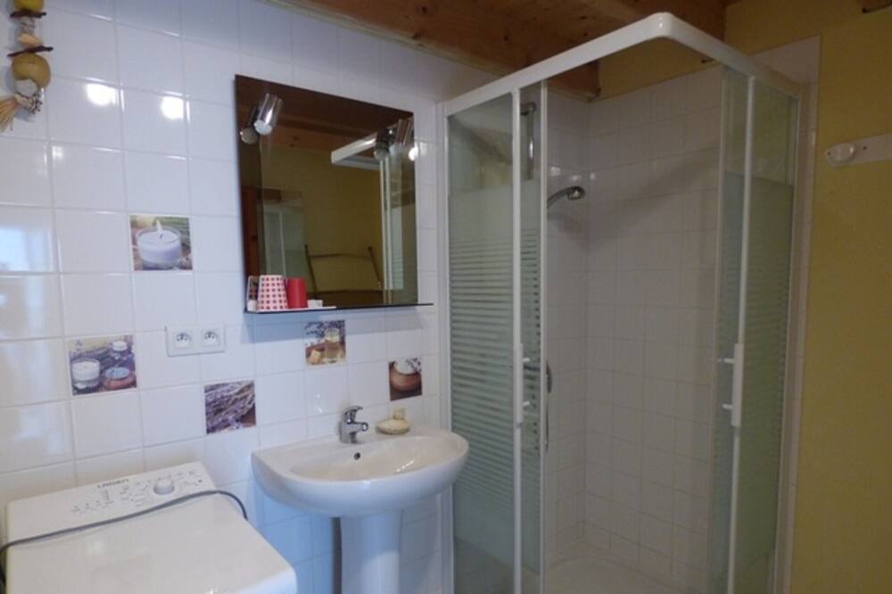Photo of Bathroom in Saint-Gilles-Croix-de-Vie