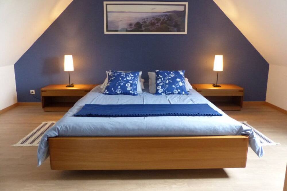 Photo of Bedroom in Le Val-Saint-Pere