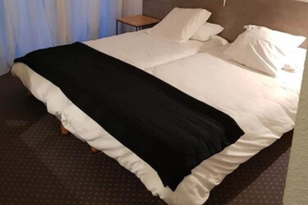 Photo of Bedroom in Ibos