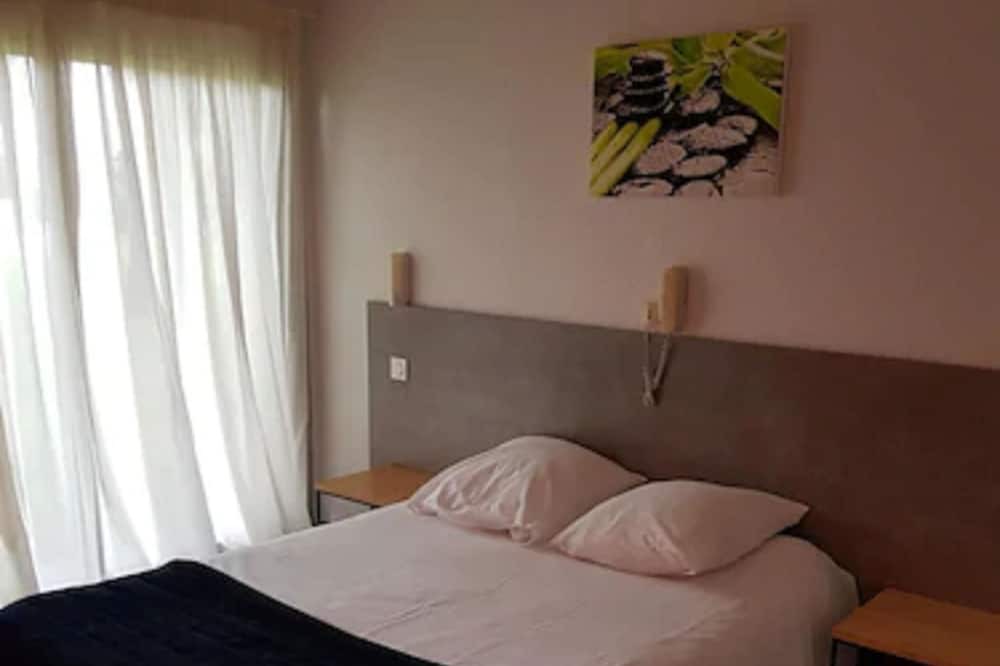 Photo of Bedroom in Ibos