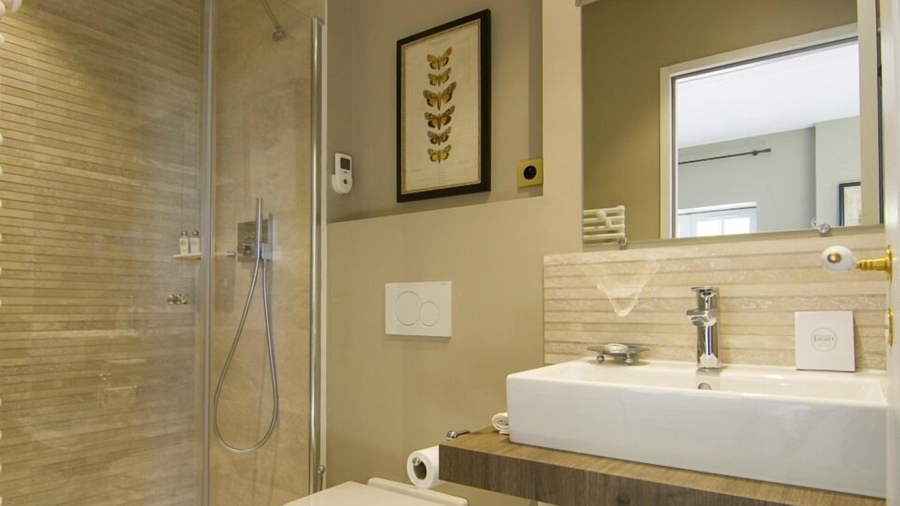 Photo of Bathroom in Beaulieu-sur-Layon