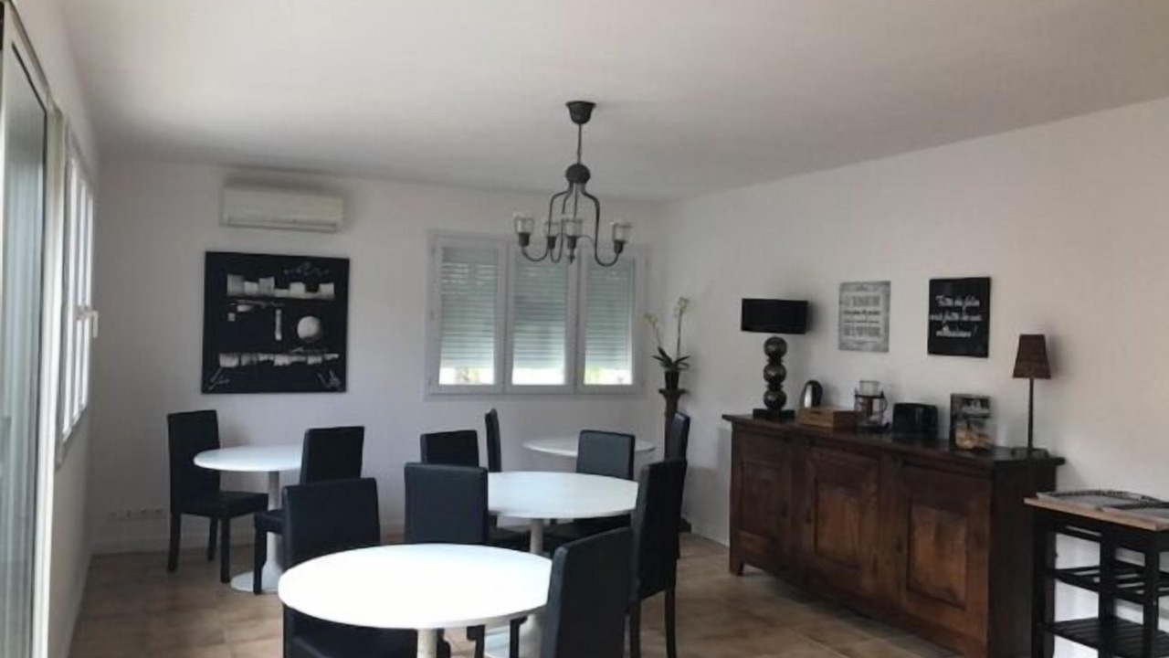 Photo of Others in Lunel-Viel