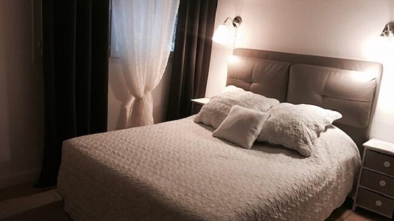 Photo of Bedroom in Lunel-Viel