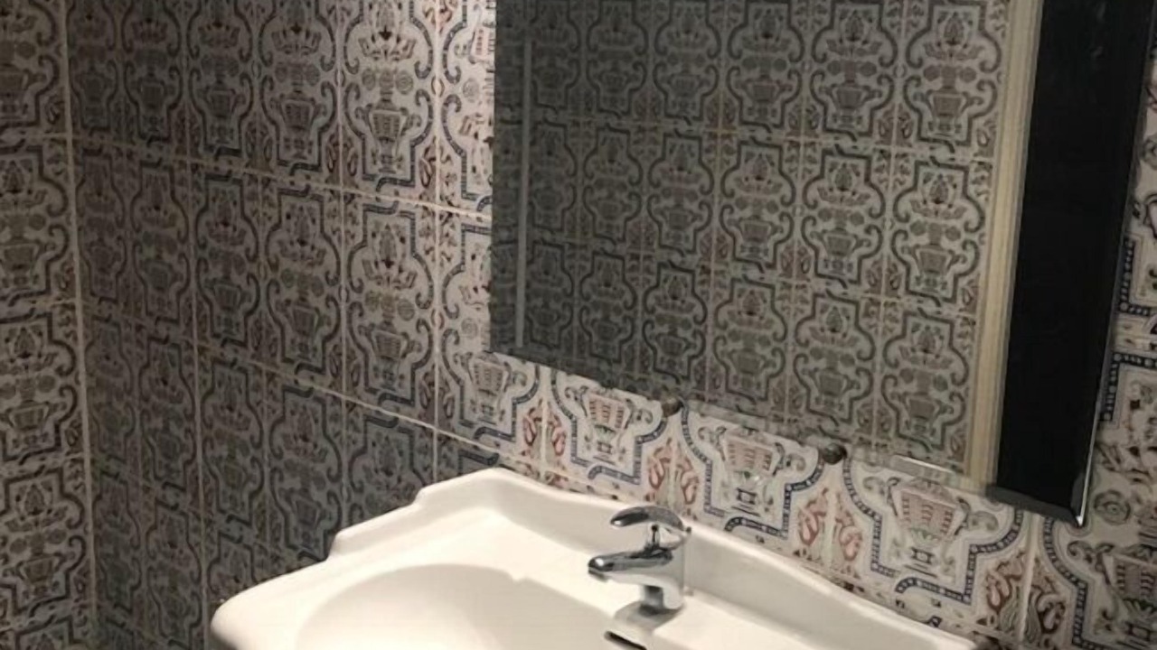 Photo of Bathroom in Lunel-Viel