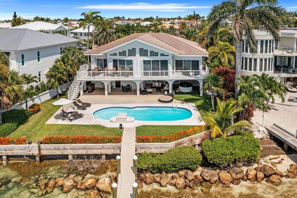 Photo of Outdoor in Coury