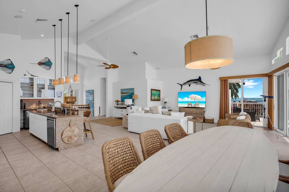 Photo of Others in Coury