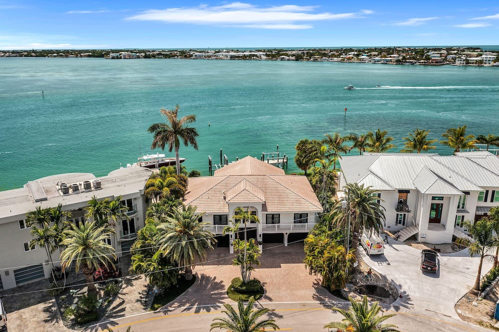 Photo of Outdoor in Coury