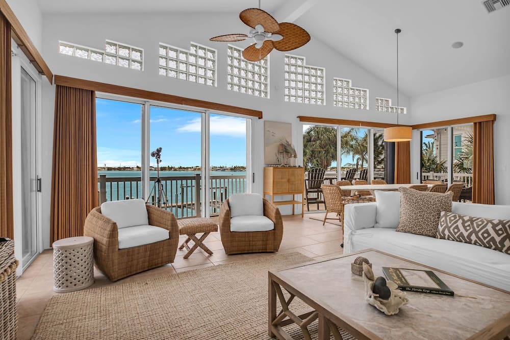 Photo of Livingroom in Coury