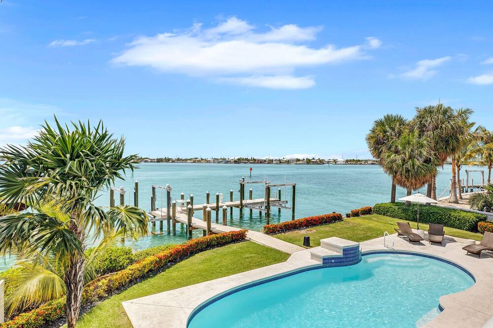 Photo of Outdoor in Coury