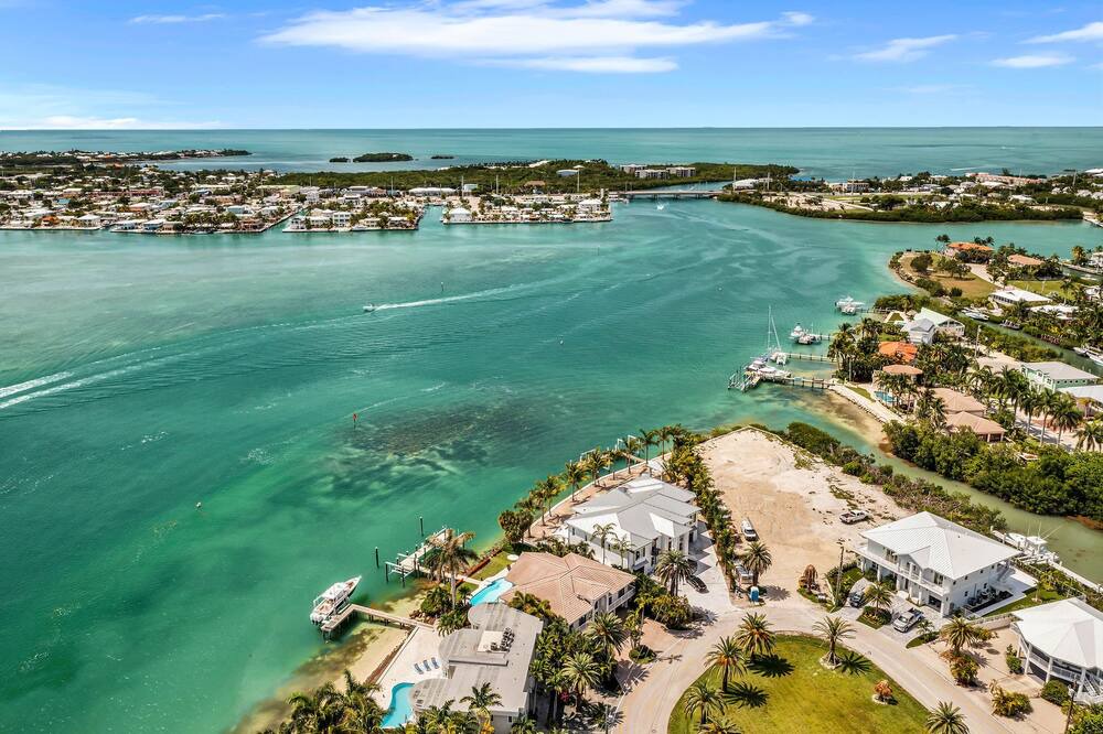 Photo of Outdoor in Coury