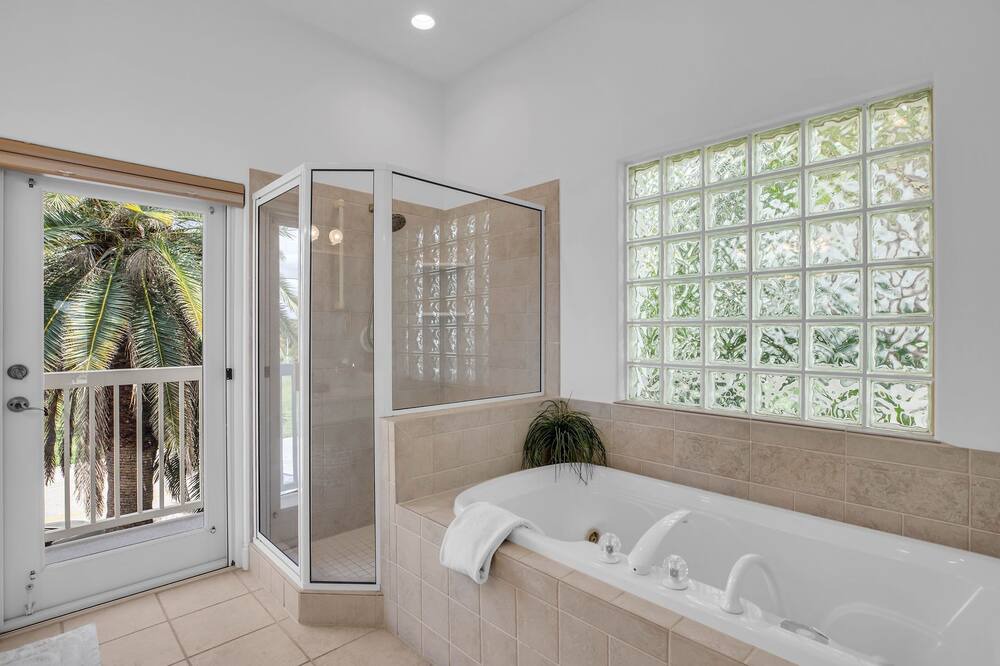 Photo of Bathroom in Coury