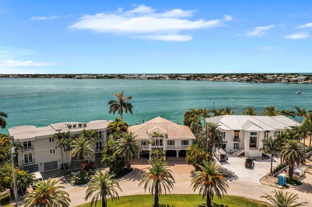 Photo of Outdoor in Coury