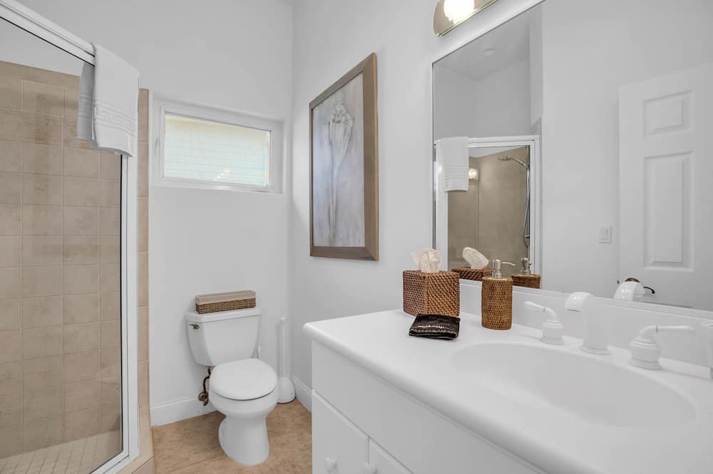 Photo of Others in Coury