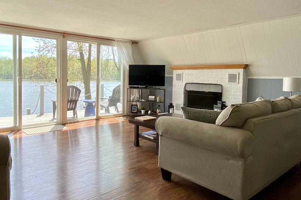 Photo of Bedroom in Paw Paw