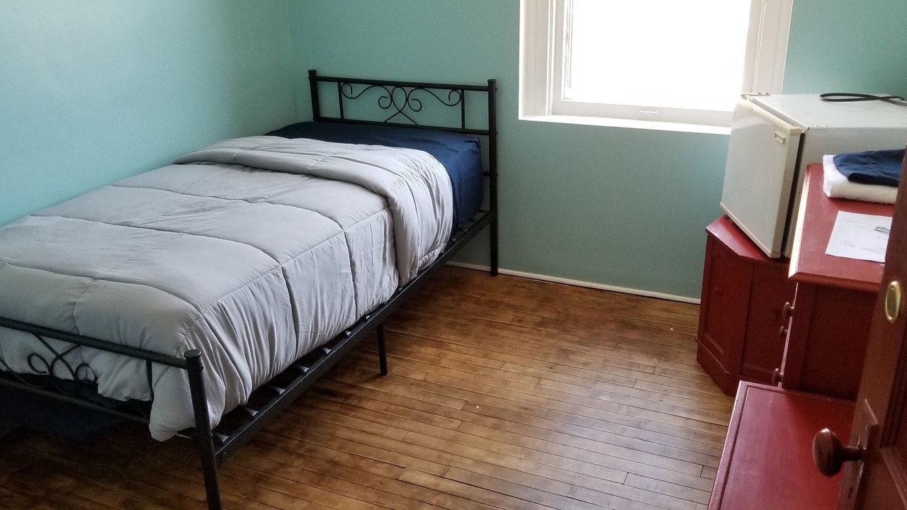 Photo of Bedroom in Hamtramck