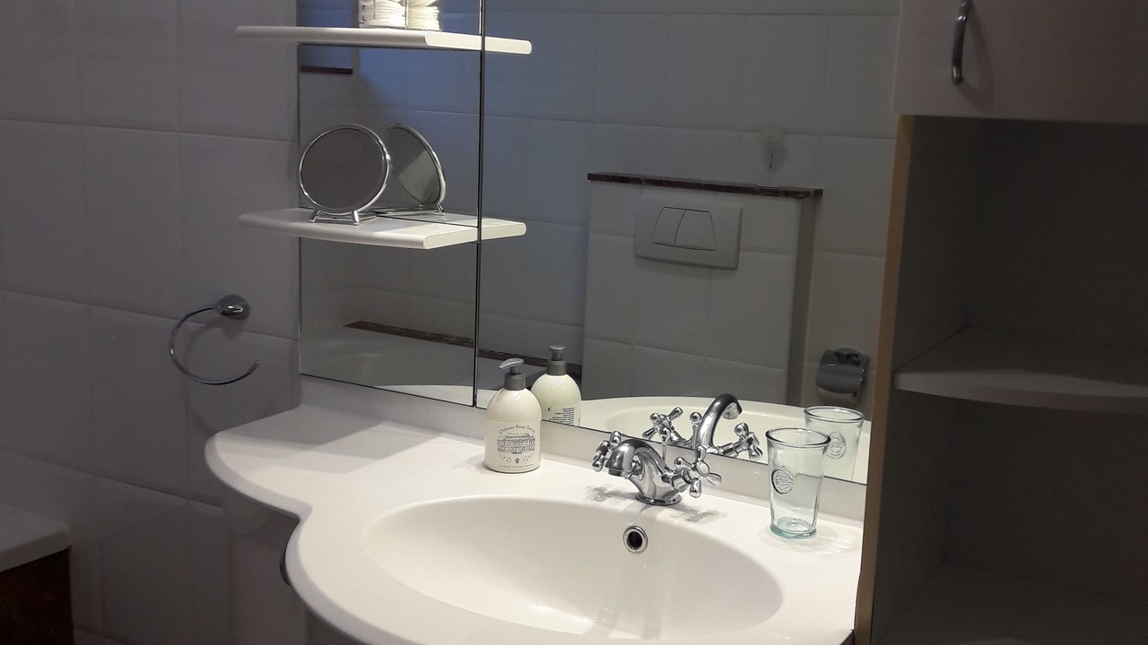 Photo of Bathroom in Caunes-Minervois