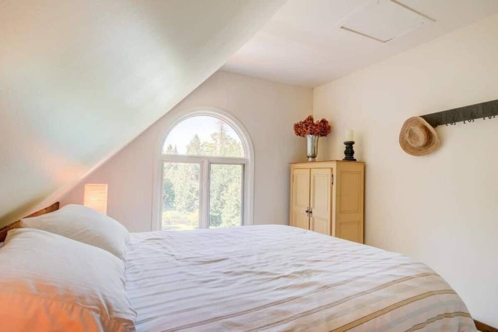Photo of Bedroom in Potton