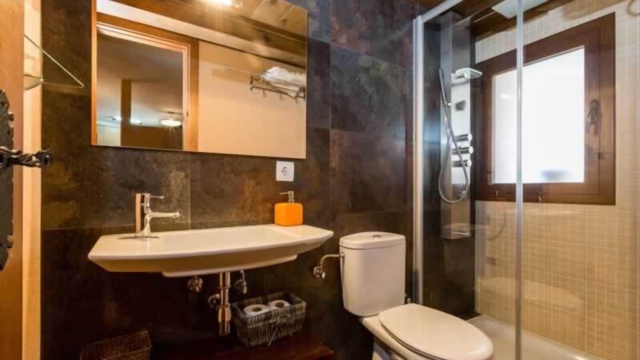 Photo of Bathroom in Rio Flamicell