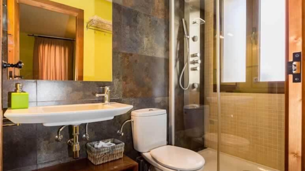 Photo of Bathroom in Rio Flamicell