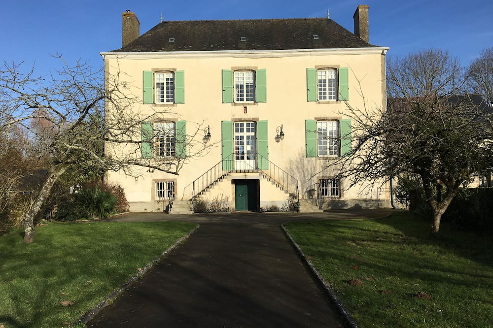 Photo of Others in Saint-Georges-sur-Erve