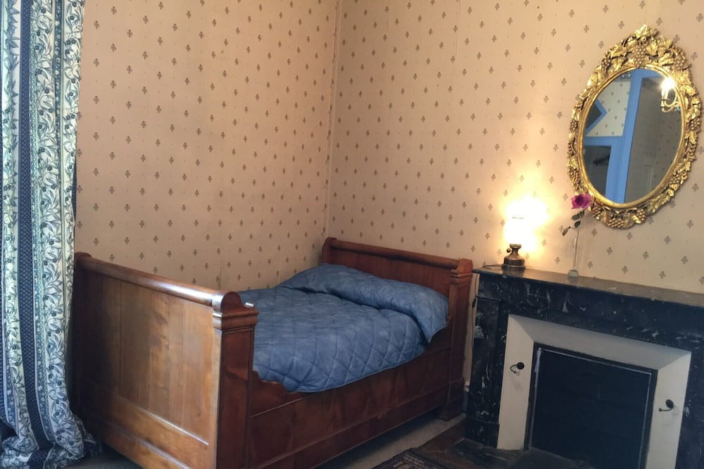 Photo of Bedroom in Saint-Georges-sur-Erve