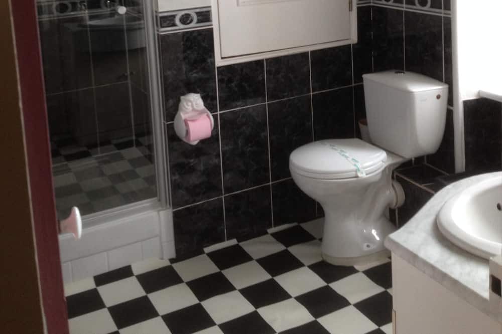 Photo of Bathroom in Saint-Georges-sur-Erve