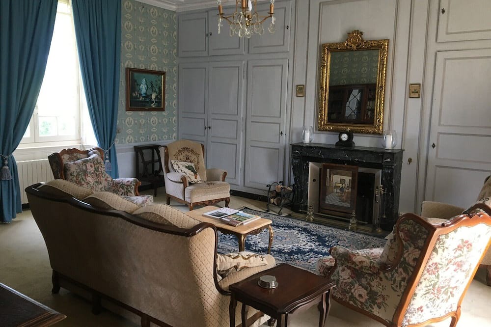 Photo of Others in Saint-Georges-sur-Erve