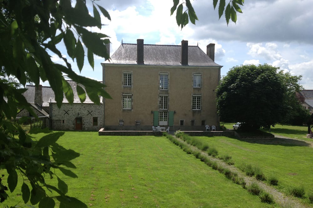 Photo of Others in Saint-Georges-sur-Erve