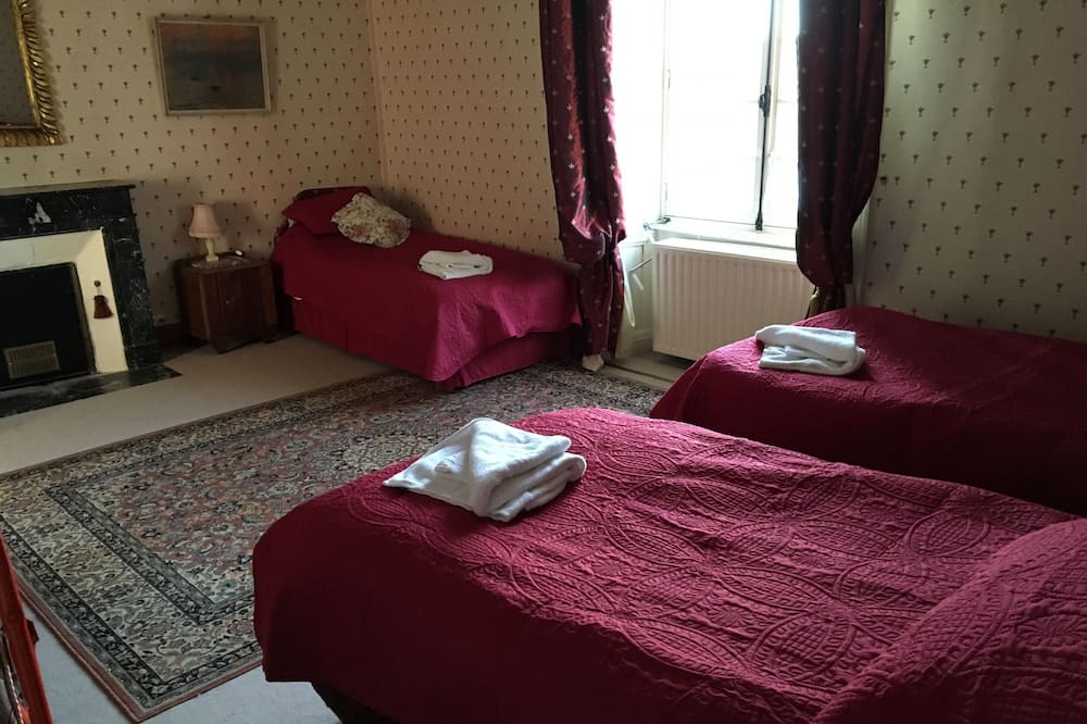 Photo of Bathroom in Saint-Georges-sur-Erve