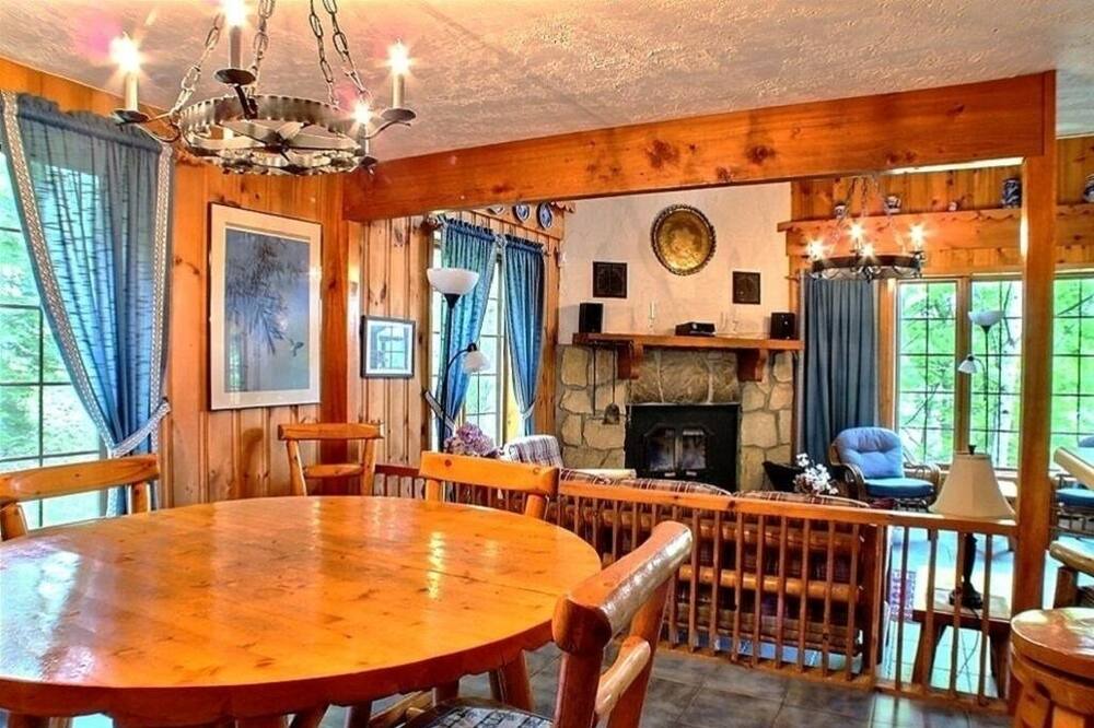 Photo of Kitchen in Sainte-Agathe-des-Monts