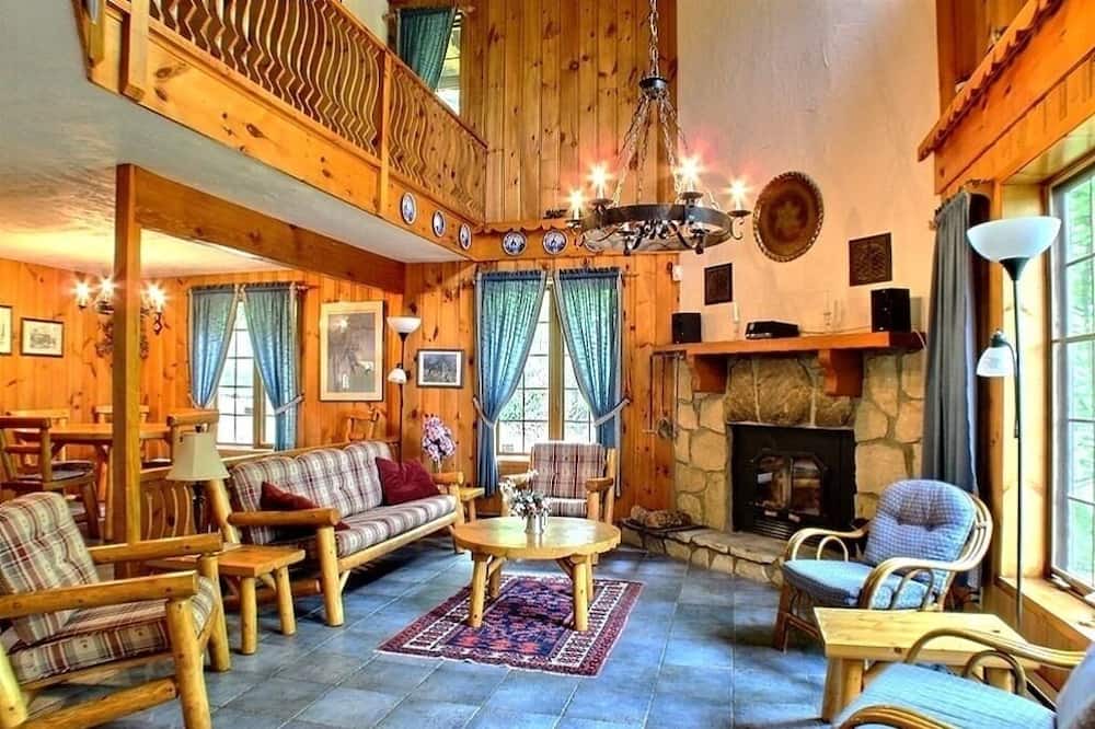 Photo of Livingroom in Sainte-Agathe-des-Monts