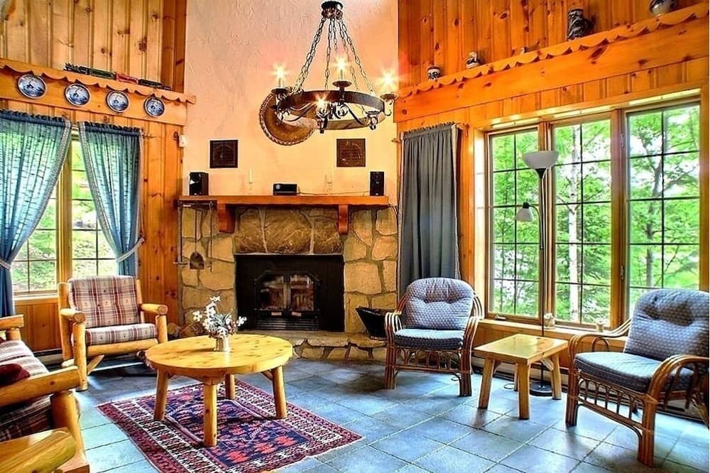 Photo of Livingroom in Sainte-Agathe-des-Monts