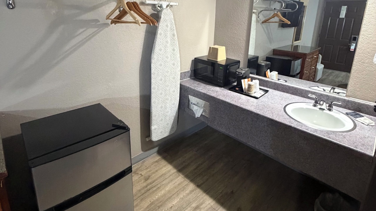 Photo of Bedroom in Shawnee