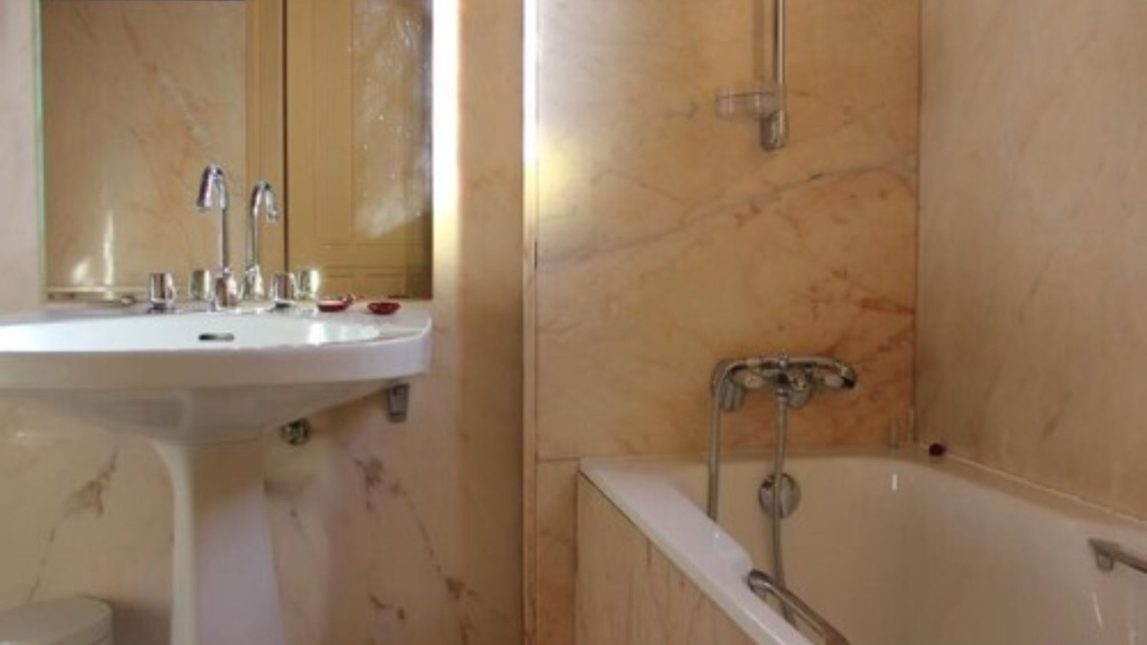 Photo of Bathroom in Perouges