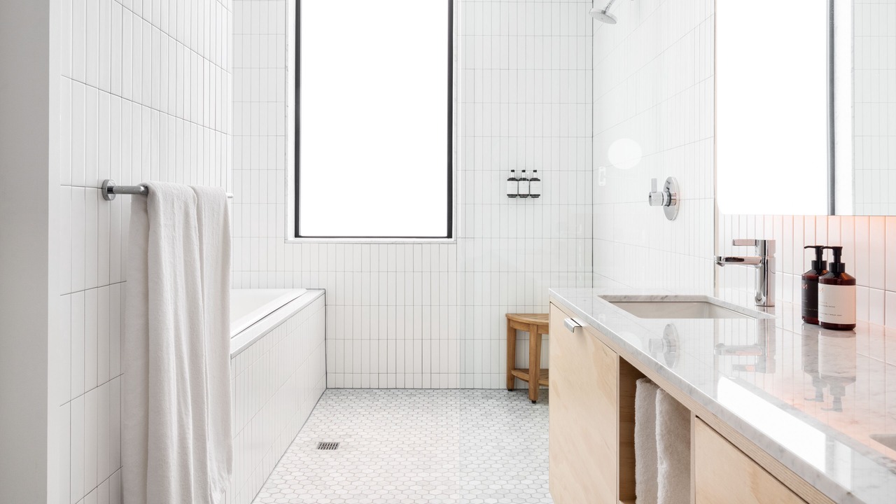 Photo of Bathroom in East Cesar Chavez