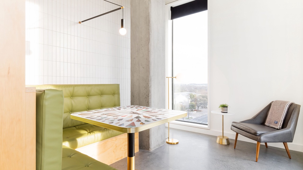 Photo of Livingroom in East Cesar Chavez