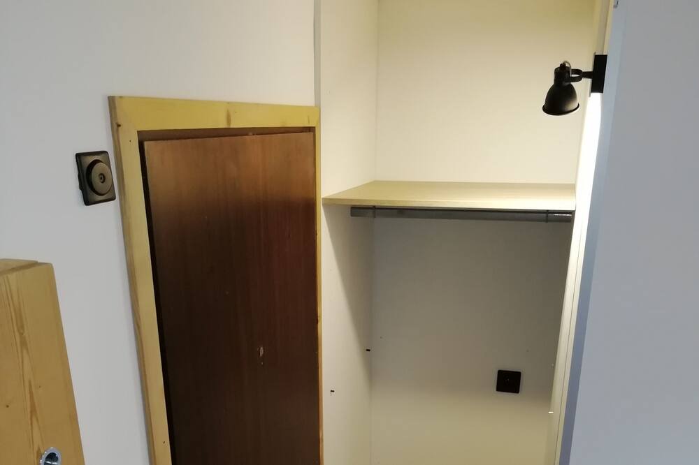 Photo of Bedroom in Thones