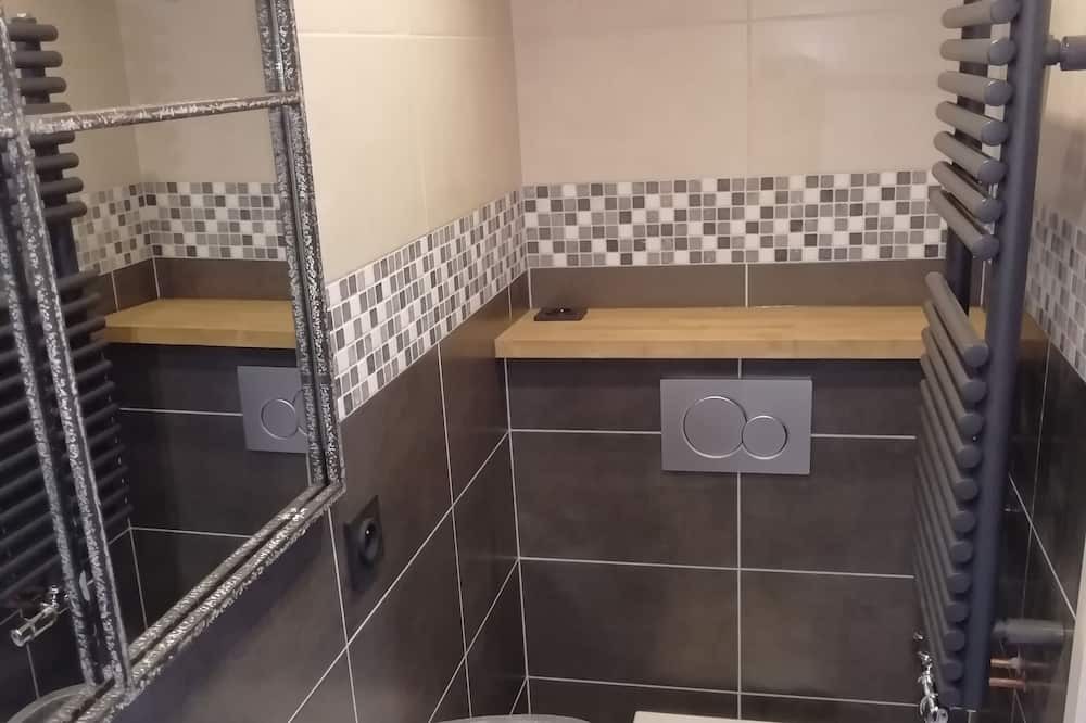 Photo of Bathroom in Thones