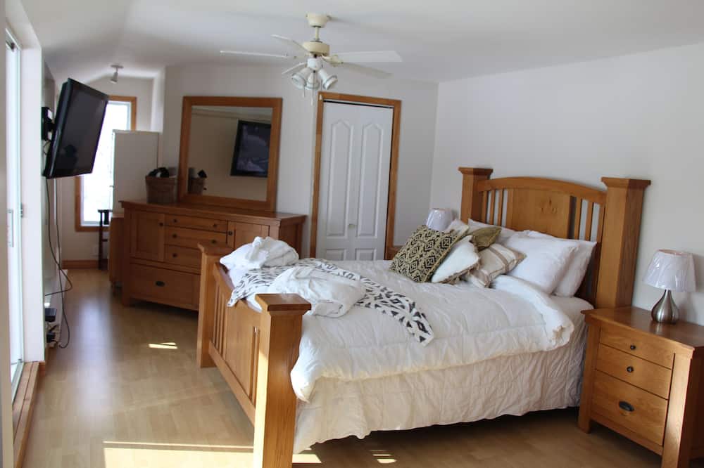 Photo of Bedroom in Saint-Augustin-de-Desmaures