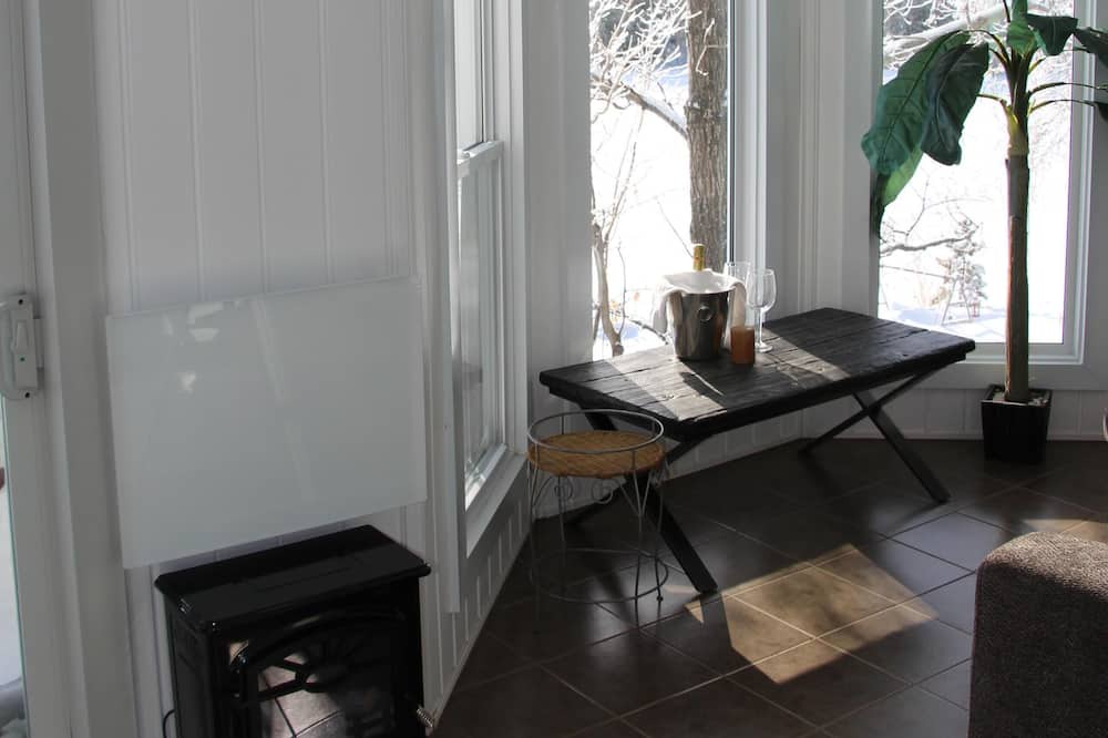 Photo of Bedroom in Saint-Augustin-de-Desmaures