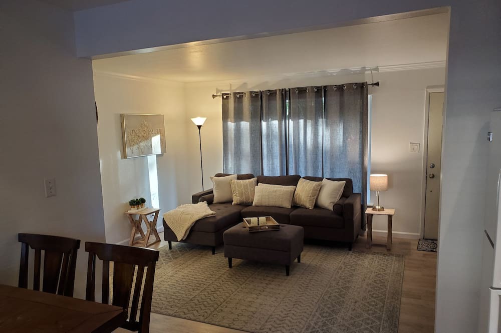 Photo of Livingroom in Fetters Hot Springs-Agua Caliente