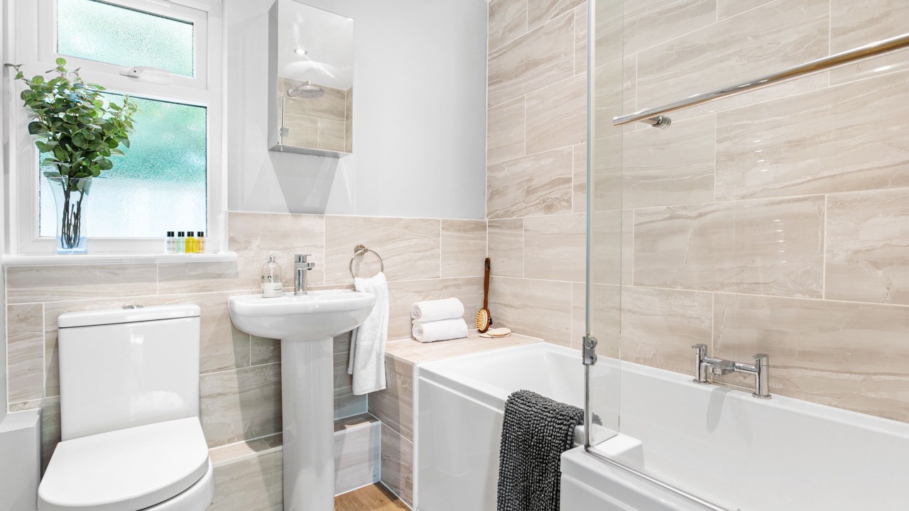 Photo of Bathroom in Teignmouth