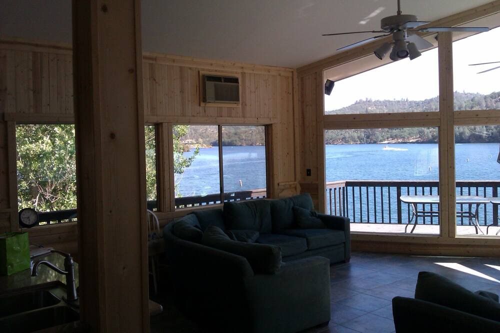 Photo of Bedroom in Copperopolis