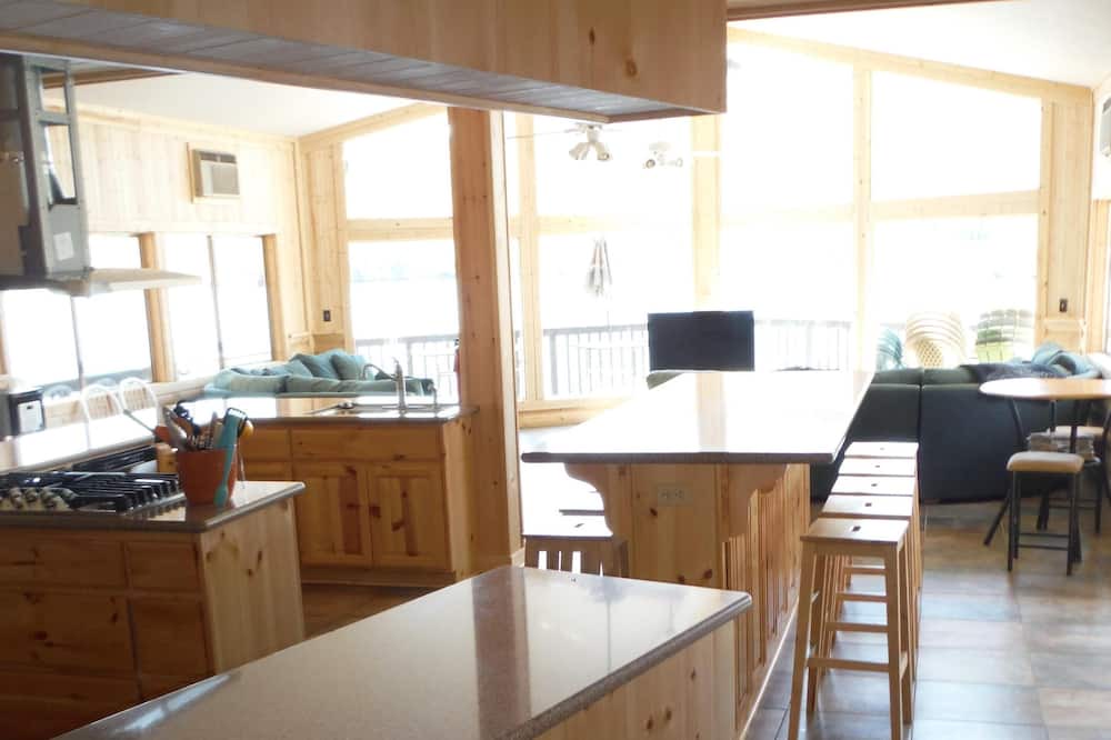 Photo of Bedroom in Copperopolis