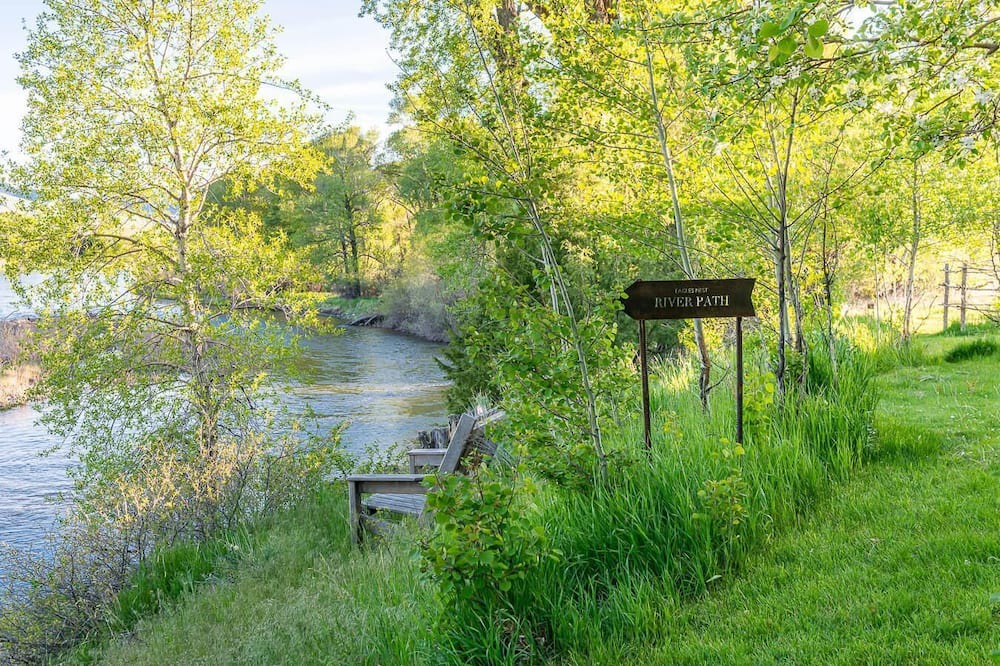 Photo of Others in Pray