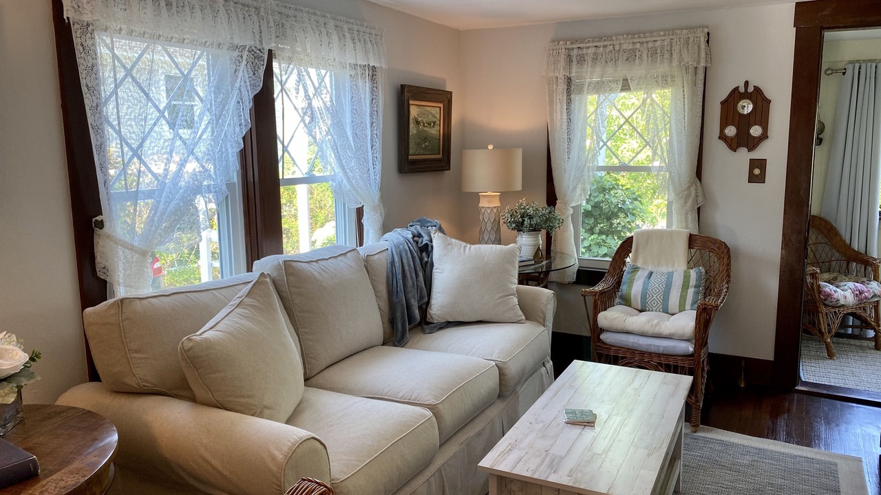 Photo of Livingroom in Newport East