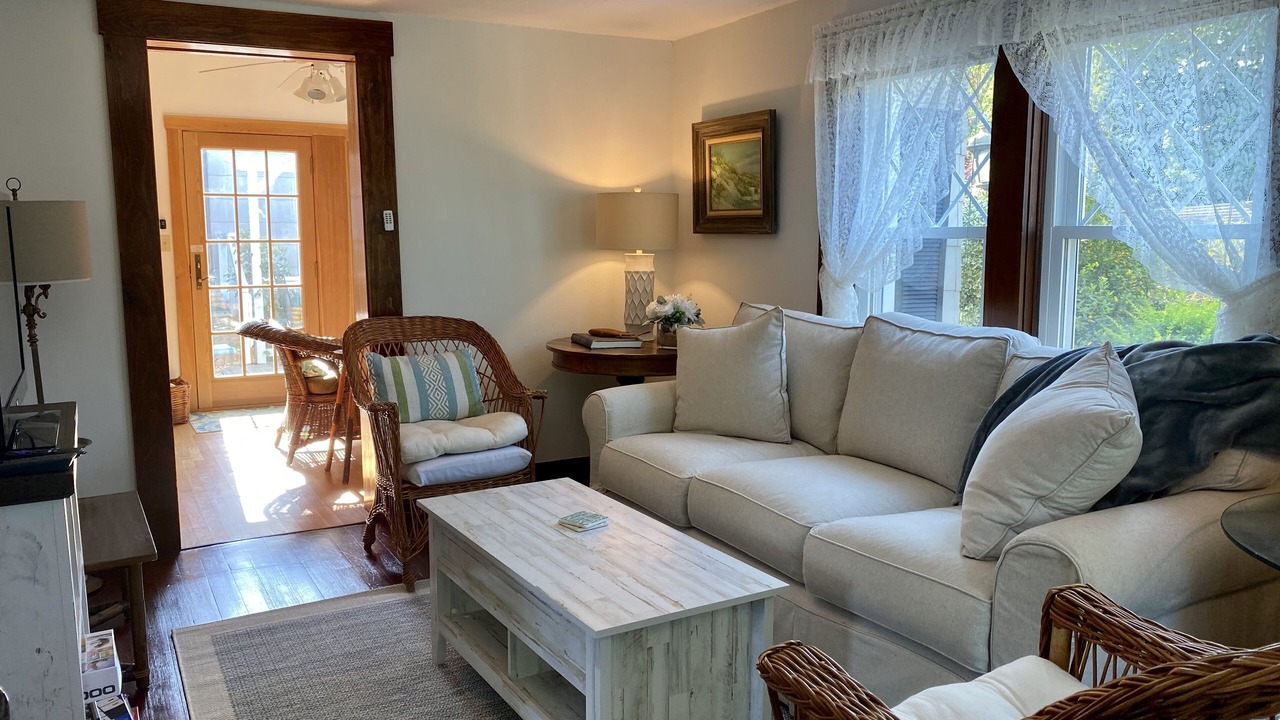 Photo of Livingroom in Newport East