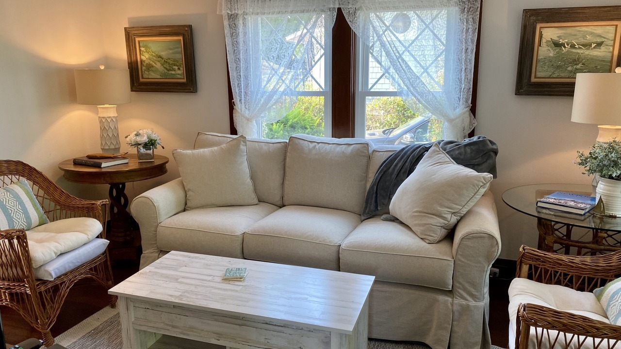 Photo of Livingroom in Newport East