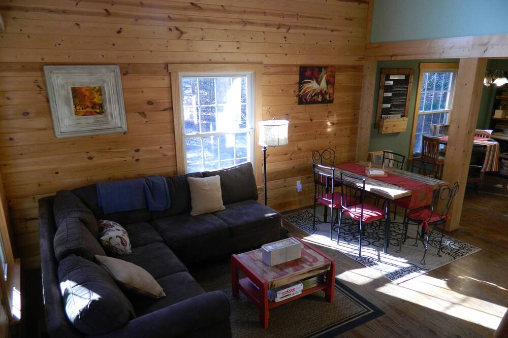 Photo of Bedroom in Dahlonega