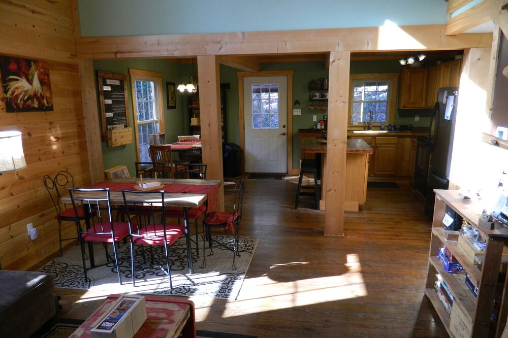 Photo of Bedroom in Dahlonega